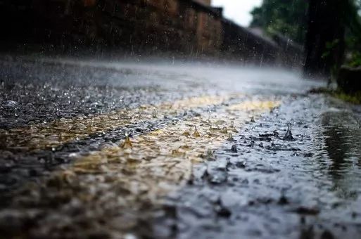 云南最新数据暴雨，一场秋雨一场寒，暴雨背后的生态与民生挑战